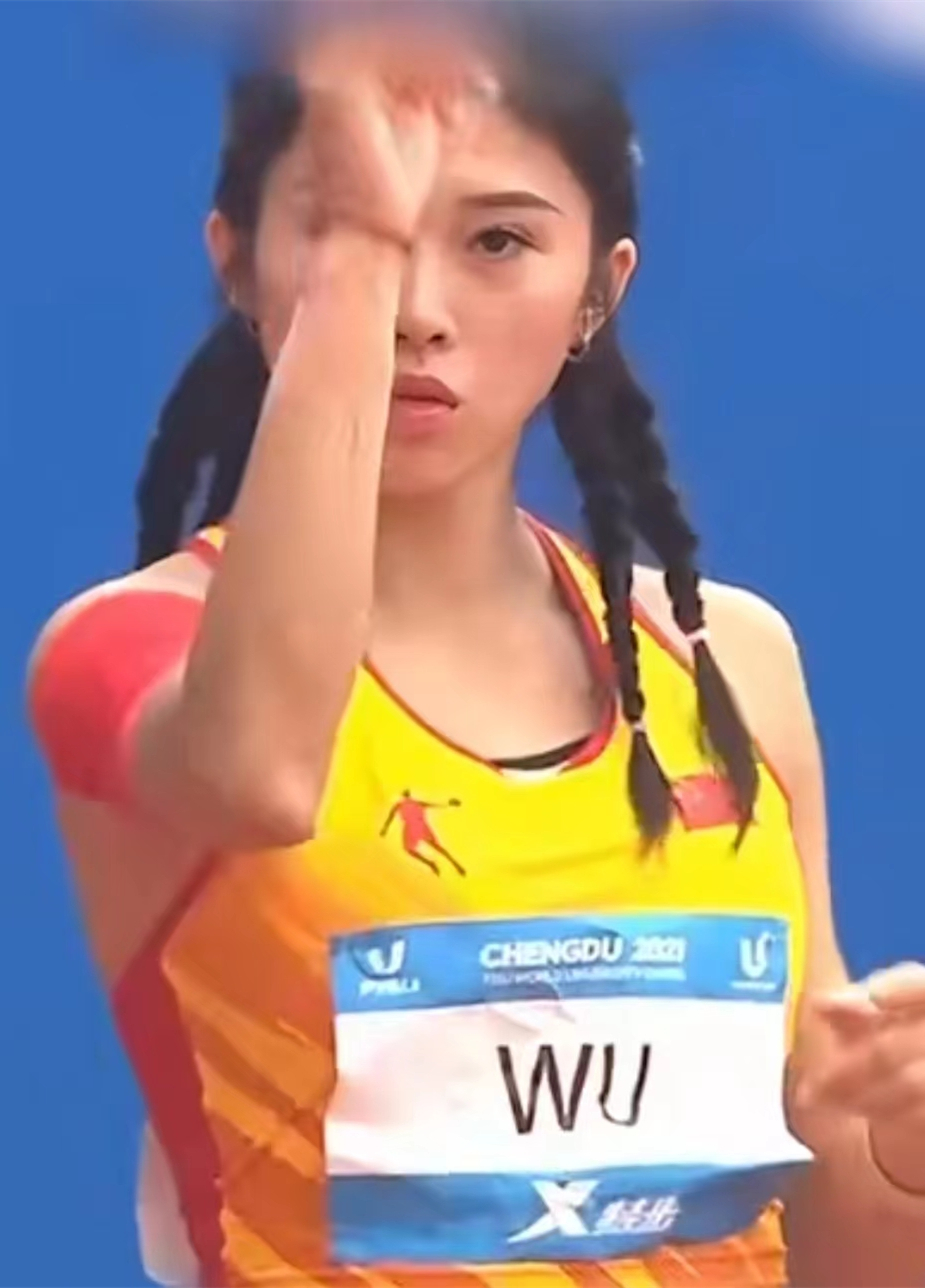 雙語(yǔ)大片來(lái)了！Fisu games in Chengdu...